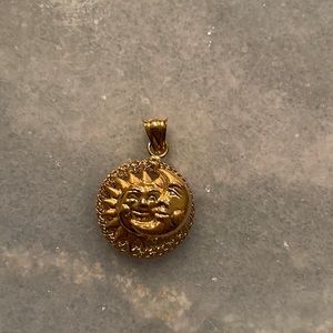 14kt gold, sun and moon charm 3 grams
